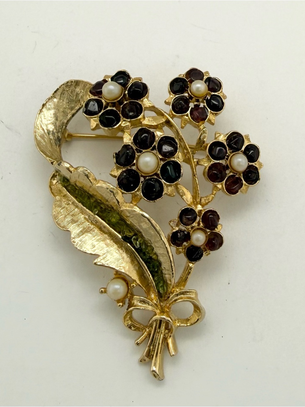 Vintage Pearl Garnet Peridot Gold-Tone Floral Brooch Pin Red